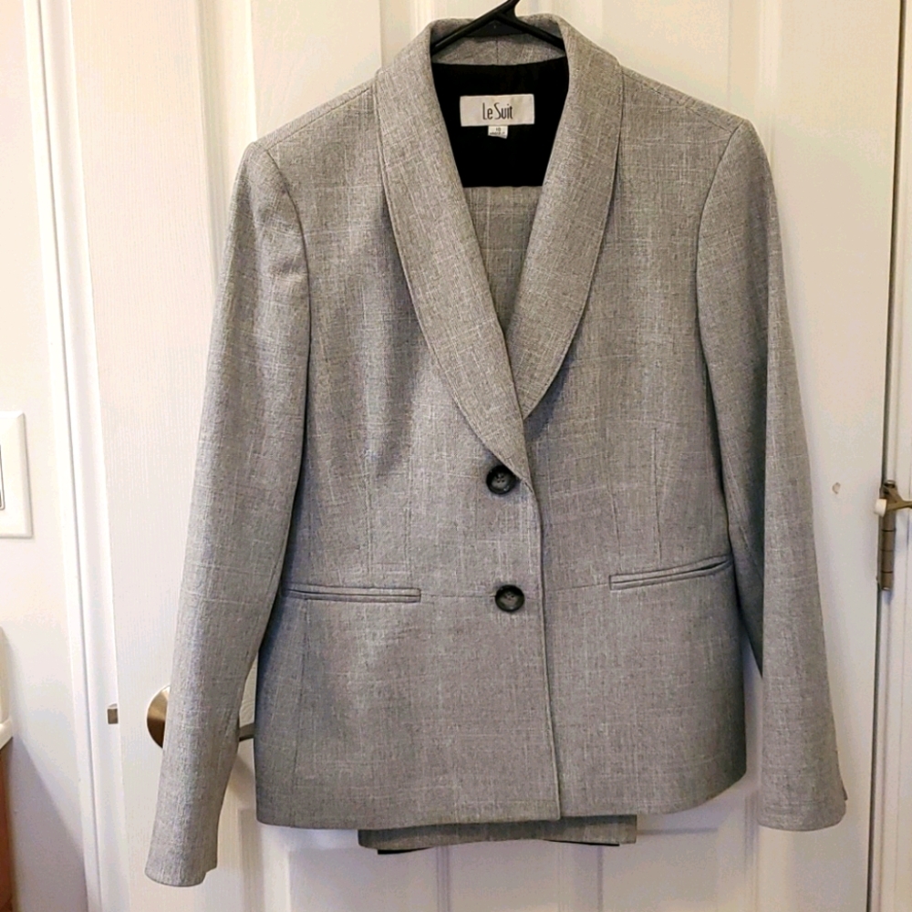 Ladies pant suit